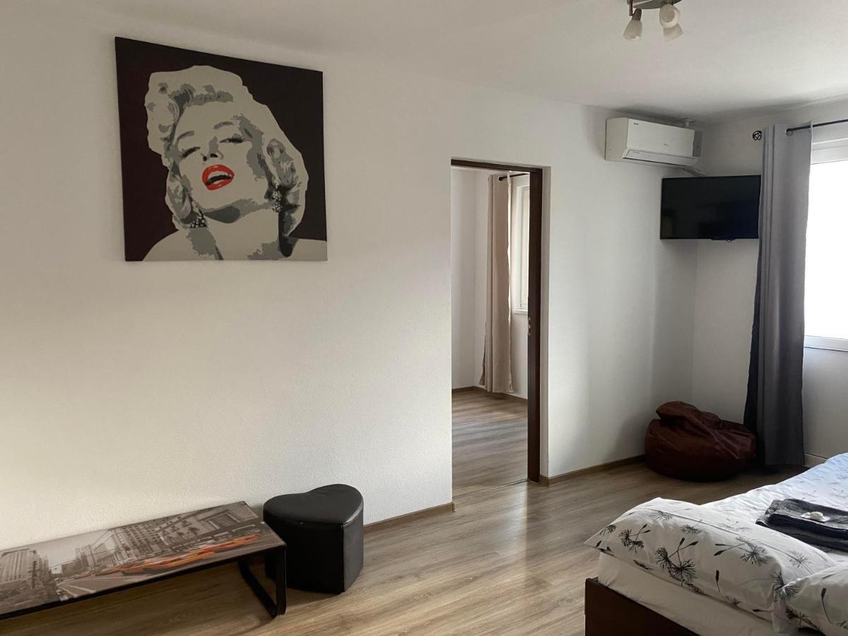 Apartamento Apartament Cristian Orşova Exterior foto